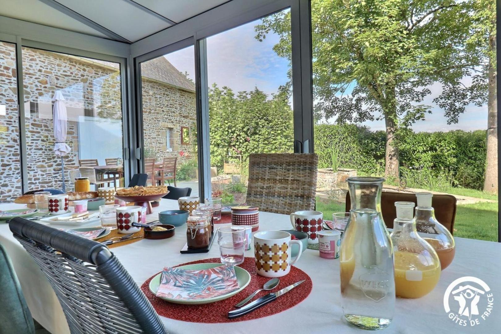 Le Jardin De Quercus Bed & Breakfast Bazouges-la-Pérouse Exterior foto