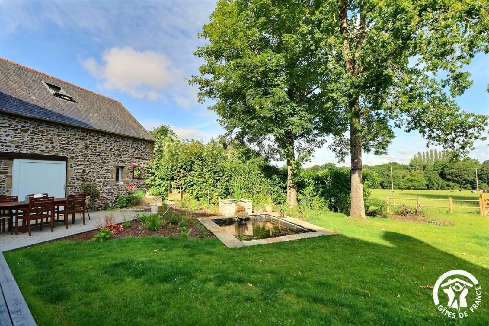 Le Jardin De Quercus Bed & Breakfast Bazouges-la-Pérouse Exterior foto