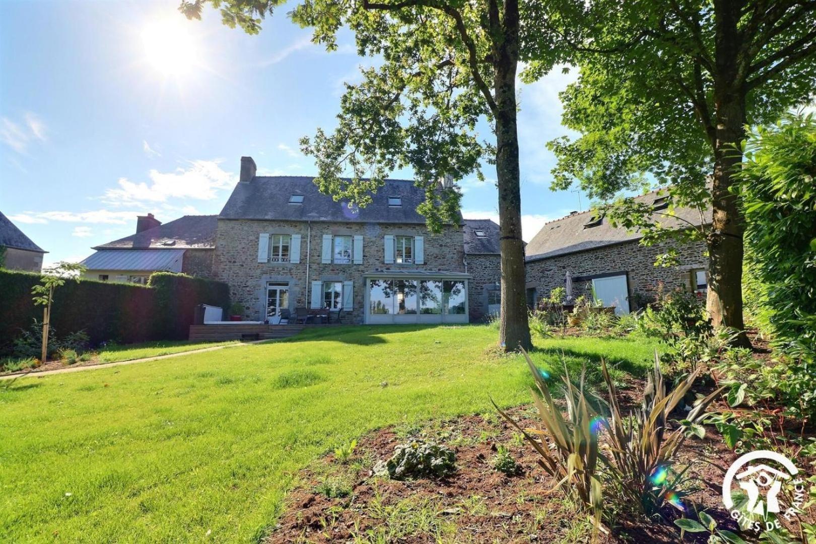 Le Jardin De Quercus Bed & Breakfast Bazouges-la-Pérouse Exterior foto