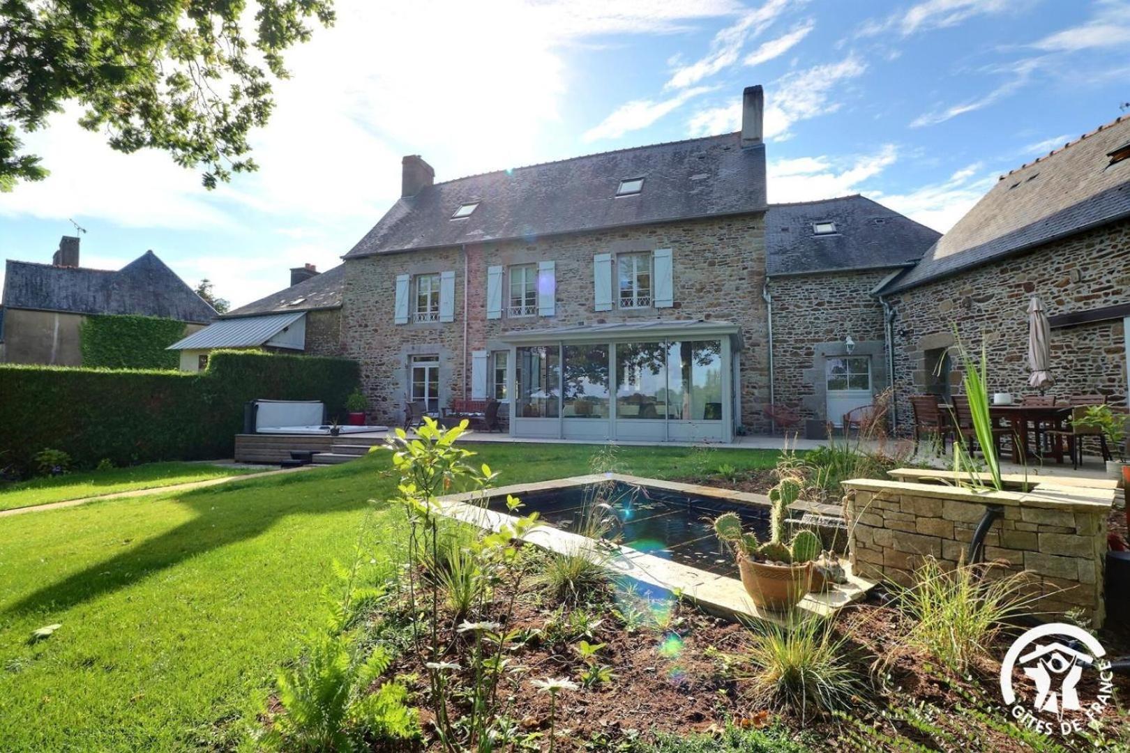 Le Jardin De Quercus Bed & Breakfast Bazouges-la-Pérouse Exterior foto