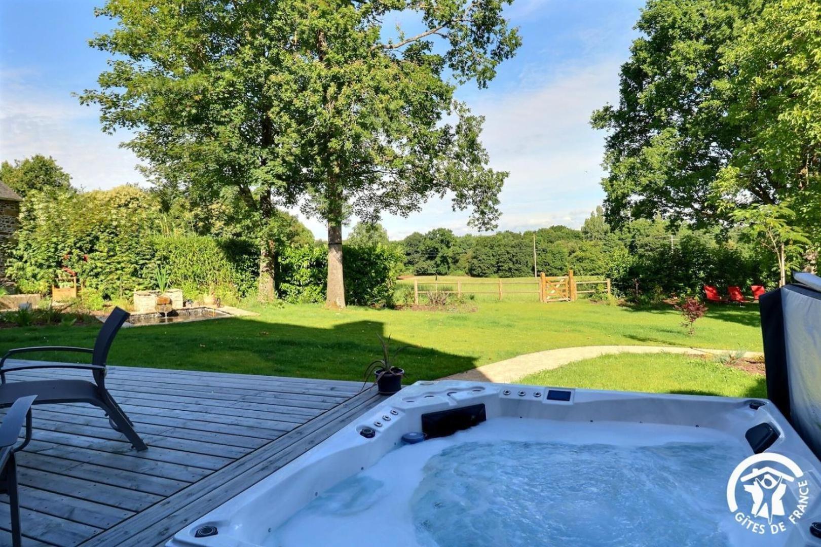 Le Jardin De Quercus Bed & Breakfast Bazouges-la-Pérouse Exterior foto