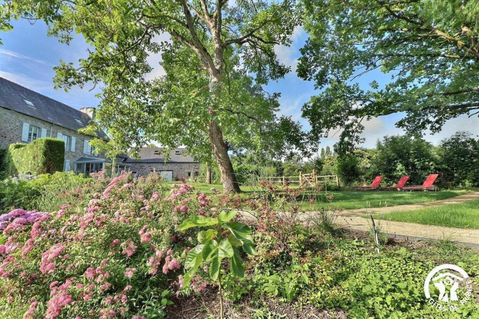 Le Jardin De Quercus Bed & Breakfast Bazouges-la-Pérouse Exterior foto