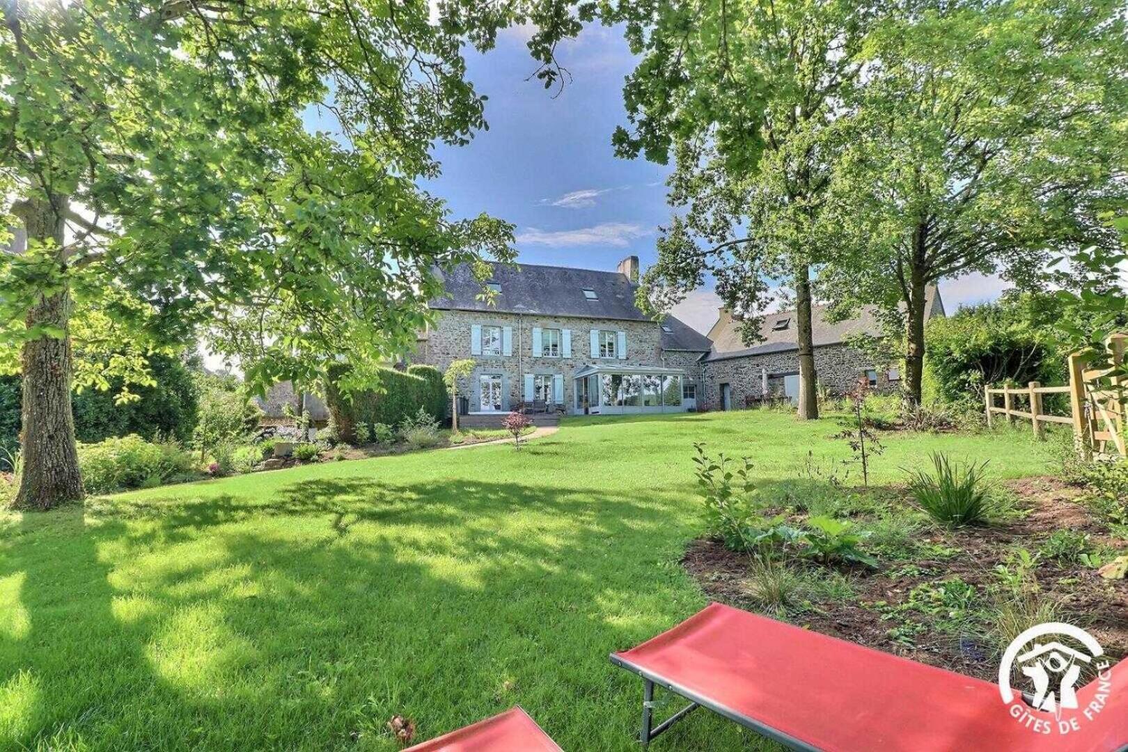 Le Jardin De Quercus Bed & Breakfast Bazouges-la-Pérouse Exterior foto